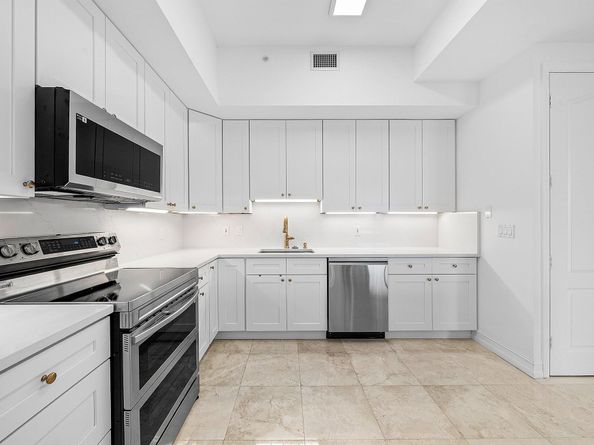 550 SE Mizner Boulevard B906, Boca Raton FL 33432