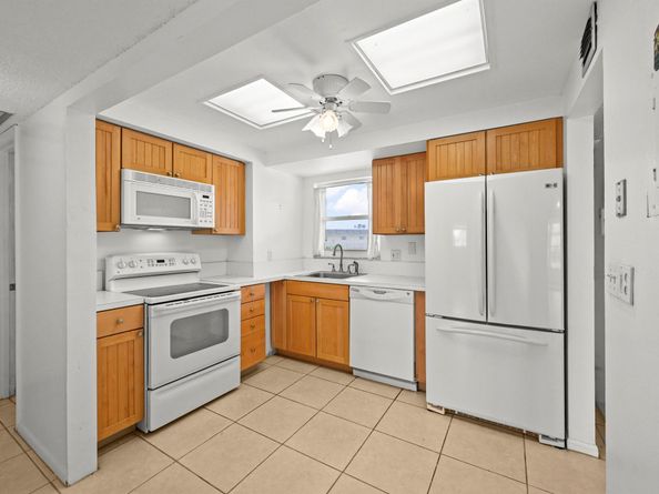 715 Lori Drive 307, Palm Springs FL 33461