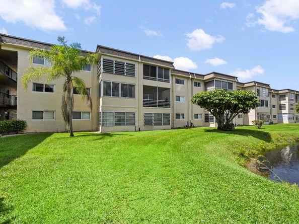 715 Lori Drive 307, Palm Springs FL 33461