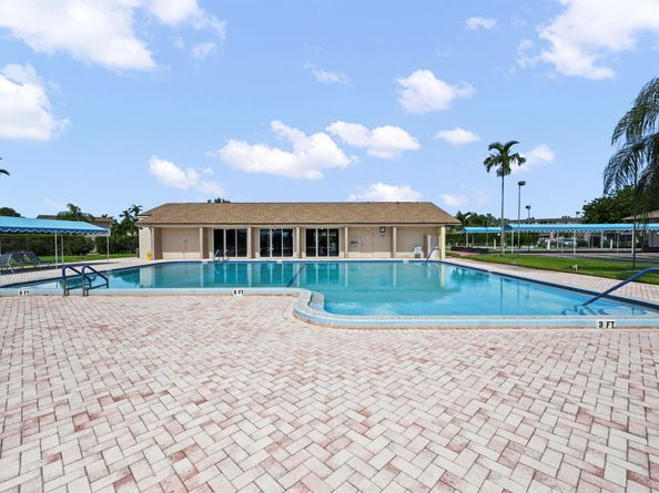 715 Lori Drive 307, Palm Springs FL 33461