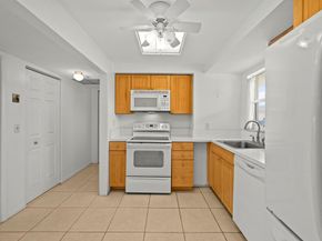 715 Lori Drive 307, Palm Springs FL 33461