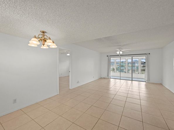 715 Lori Drive 307, Palm Springs FL 33461