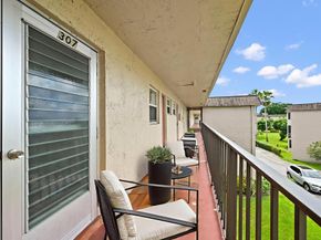 715 Lori Drive 307, Palm Springs FL 33461
