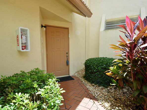 8336 Waterline Drive 201, Boynton Beach FL 33472