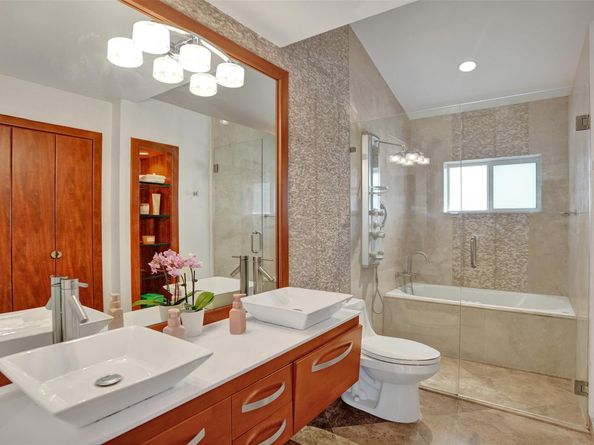 2740 NE 29th St, Fort Lauderdale FL 33306