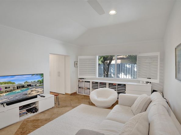 2740 NE 29th St, Fort Lauderdale FL 33306