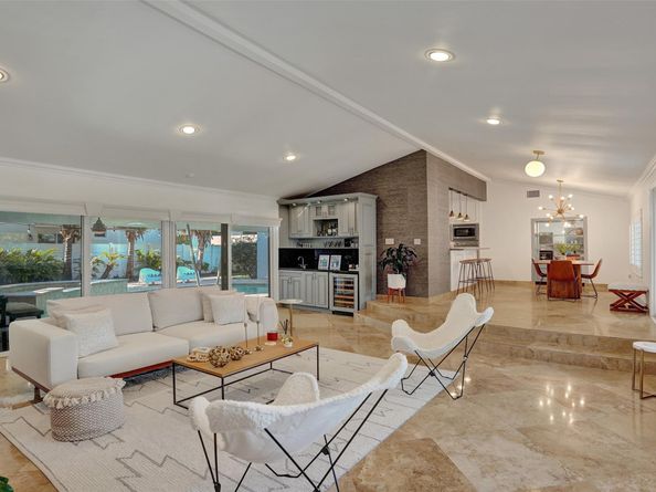 2740 NE 29th St, Fort Lauderdale FL 33306
