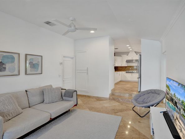 2740 NE 29th St, Fort Lauderdale FL 33306