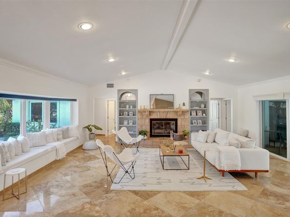 2740 NE 29th St, Fort Lauderdale FL 33306
