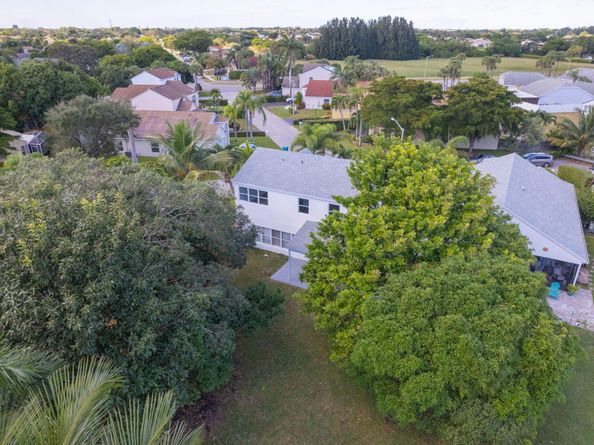 31 Swallow Drive, Boynton Beach FL 33436