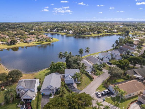 31 Swallow Drive, Boynton Beach FL 33436