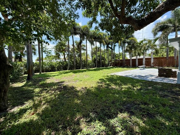 121 Auburn Drive, Lake Worth Beach FL 33460
