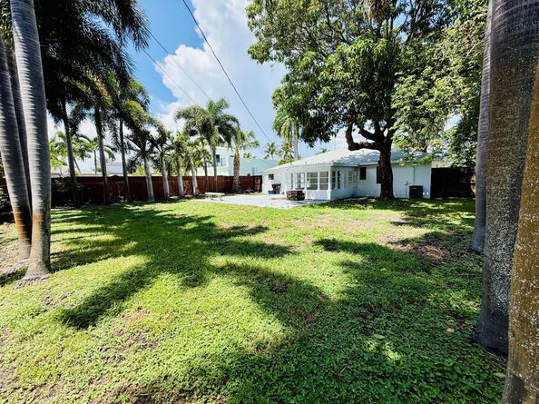 121 Auburn Drive, Lake Worth Beach FL 33460