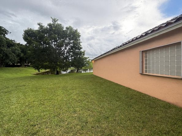 182 SW 164th Avenue, Pembroke Pines FL 33027