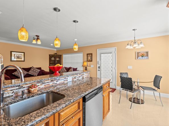 480 Flanders J, Delray Beach FL 33484