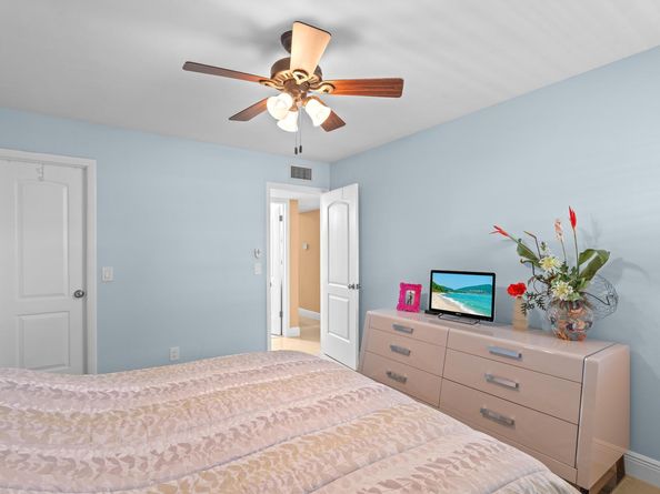 480 Flanders J, Delray Beach FL 33484