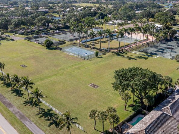 13334 Polo Club Road 224, Wellington FL 33414