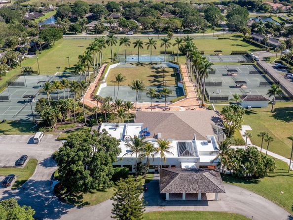 13334 Polo Club Road 224, Wellington FL 33414
