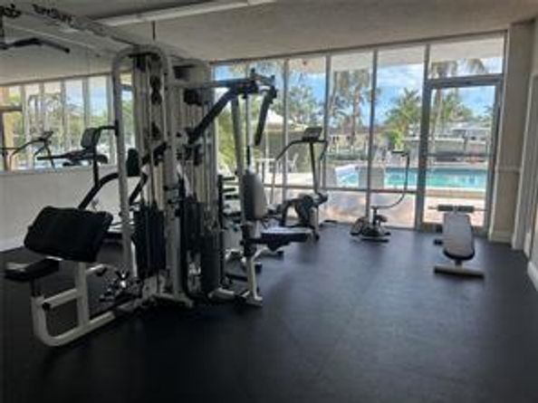 2350 NE 135th St 203, North Miami FL 33181