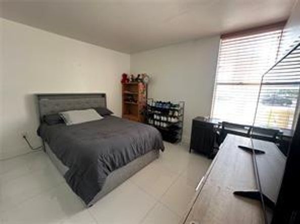 2350 NE 135th St 203, North Miami FL 33181