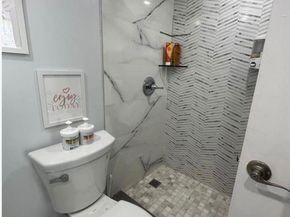 2350 NE 135th St 203, North Miami FL 33181