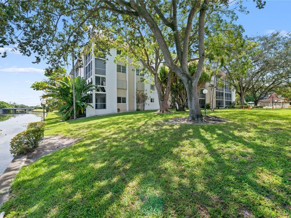 3581 Inverrary Dr 104, Lauderhill FL 33319