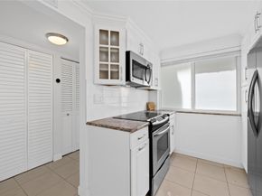 3581 Inverrary Dr 104, Lauderhill FL 33319