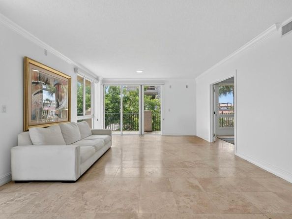 9 NE 20th Ave 302, Deerfield Beach FL 33441