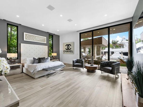 2437 Delmar Pl, Fort Lauderdale FL 33301