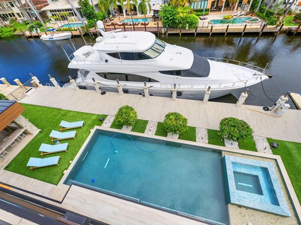 2437 Delmar Pl, Fort Lauderdale FL 33301