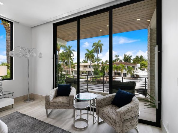 2437 Delmar Pl, Fort Lauderdale FL 33301
