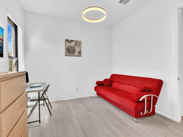 8928 Bastille Cir, Parkland FL 33076