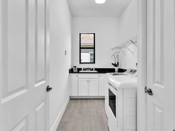 8928 Bastille Cir, Parkland FL 33076