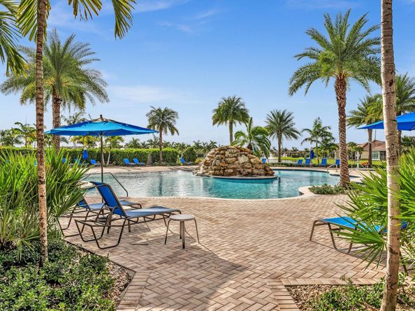 8928 Bastille Cir, Parkland FL 33076