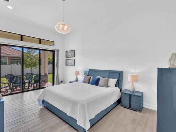 8928 Bastille Cir, Parkland FL 33076