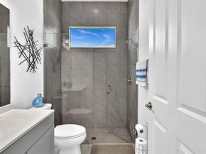 8928 Bastille Cir, Parkland FL 33076