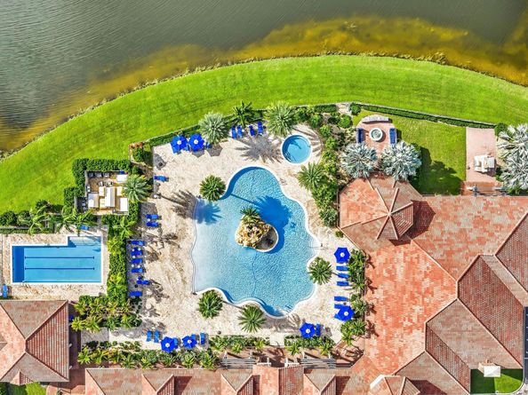 8928 Bastille Cir, Parkland FL 33076