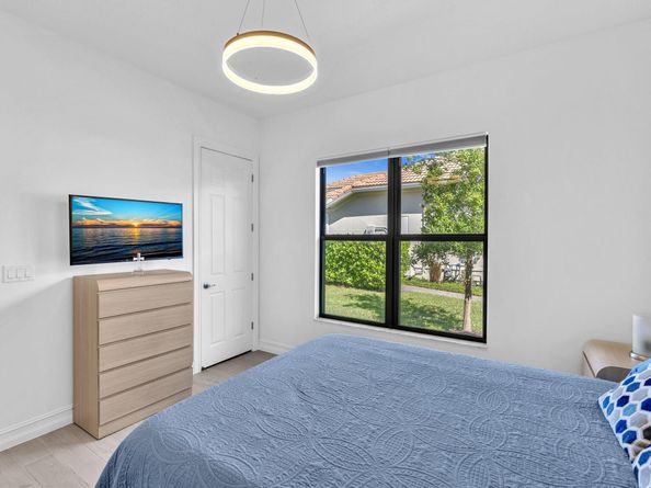 8928 Bastille Cir, Parkland FL 33076