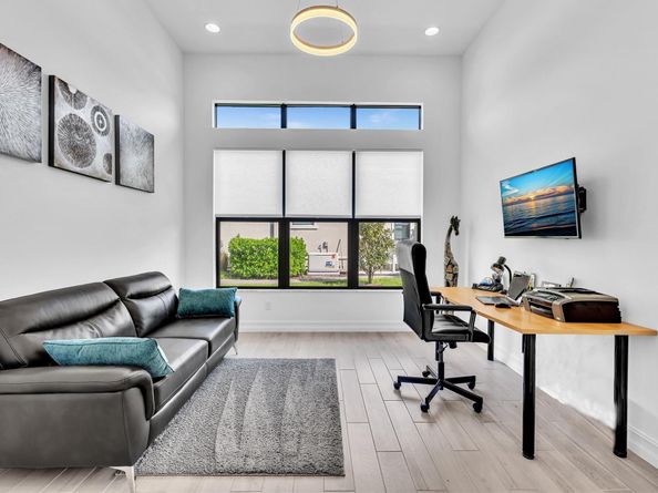 8928 Bastille Cir, Parkland FL 33076