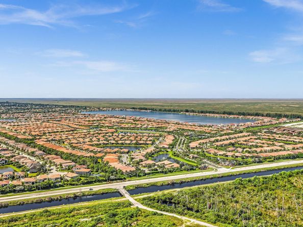 8928 Bastille Cir, Parkland FL 33076