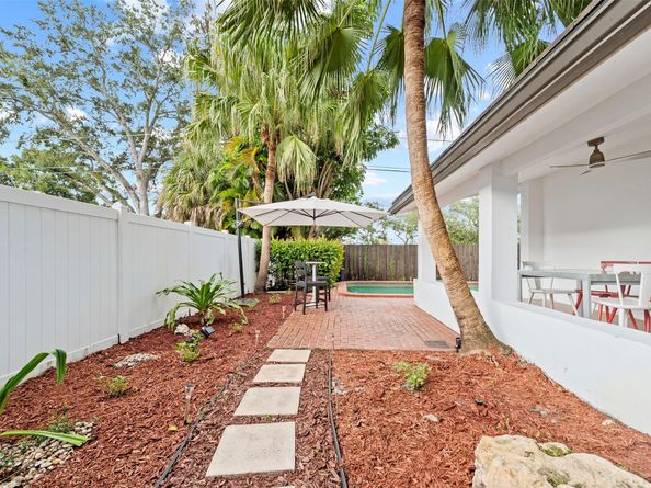 1221 SW 18th St, Fort Lauderdale FL 33315