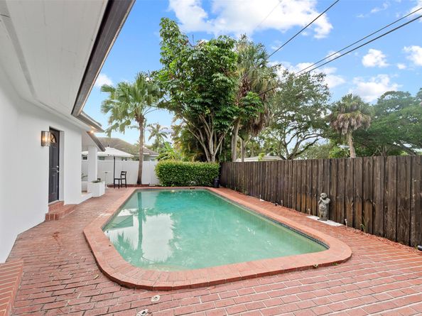 1221 SW 18th St, Fort Lauderdale FL 33315