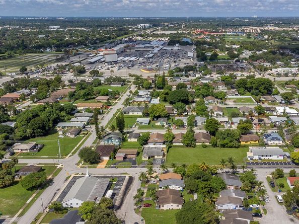 2941 NW 11th Ct, Fort Lauderdale FL 33311