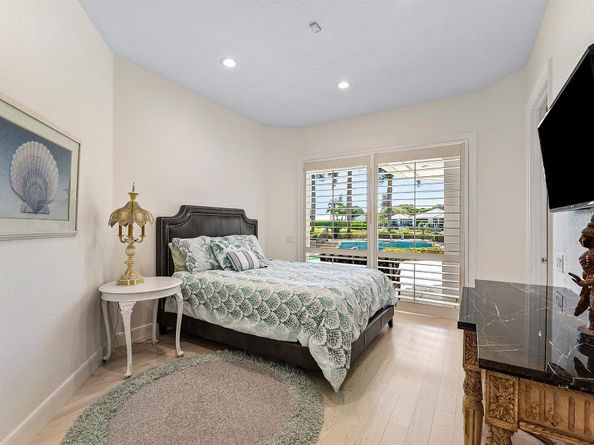 225 Oakview Drive, Delray Beach FL 33445