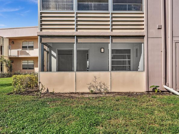 779 Flanders Q, Delray Beach FL 33484