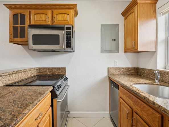 924 SE 2nd St 36, Fort Lauderdale FL 33301
