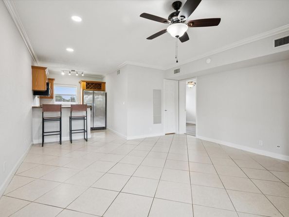 924 SE 2nd St 36, Fort Lauderdale FL 33301