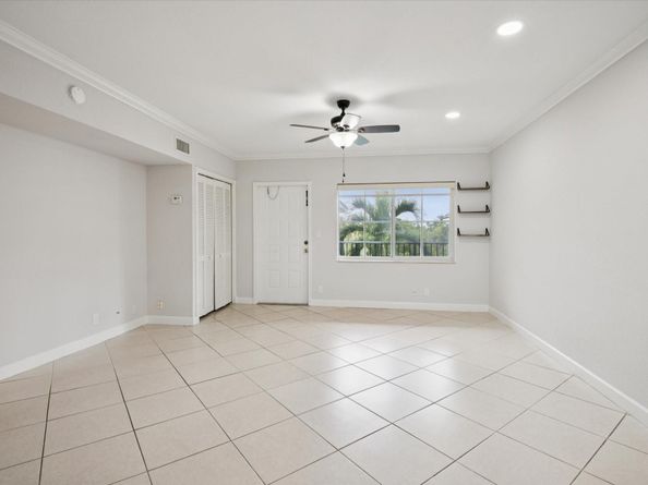 924 SE 2nd St 36, Fort Lauderdale FL 33301