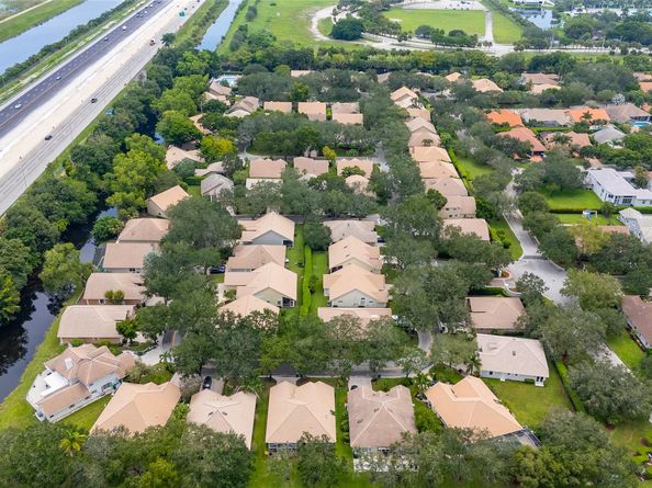 2075 NW 127th Ter, Coral Springs FL 33071