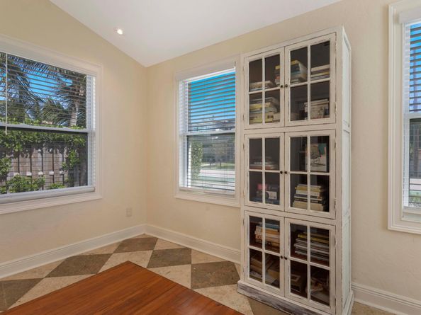 910 NE 2nd Avenue, Delray Beach FL 33444